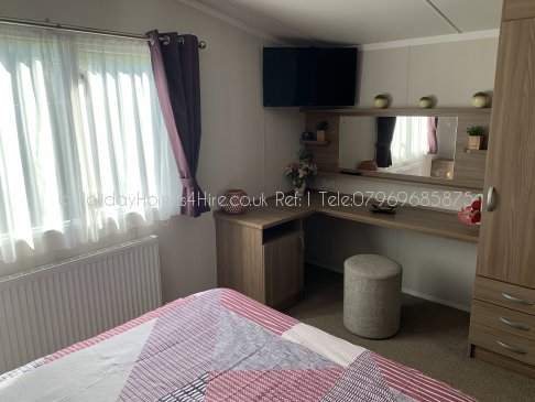 Haven Holidays Primrose Valley 6 Berth Caravan Master Bedroom Feature Ref1
