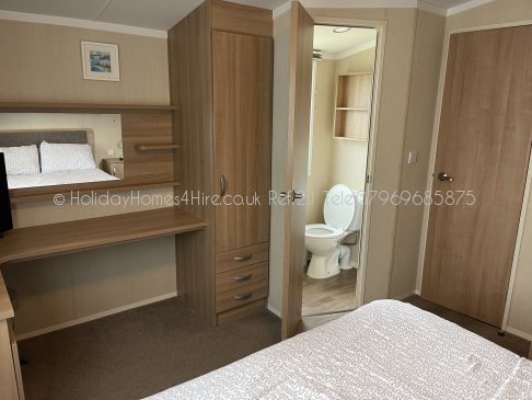 Haven Holidays Primrose Valley 6 Berth Caravan Master Bedroom En-Suit Ref21
