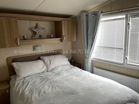 Haven Holidays Primrose Valley 3 bedroom Caravan Master bedroom #1 Ref70