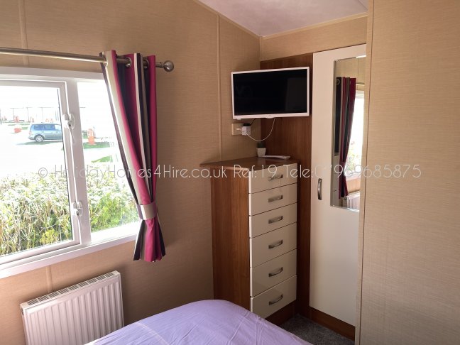 Haven Holidays Primrose Valley 3 Bedroom Caravan Main Bedroom #2 Ref19