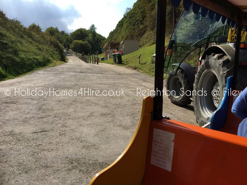 Beach access shop and facilities at Reighton Sands holiday park